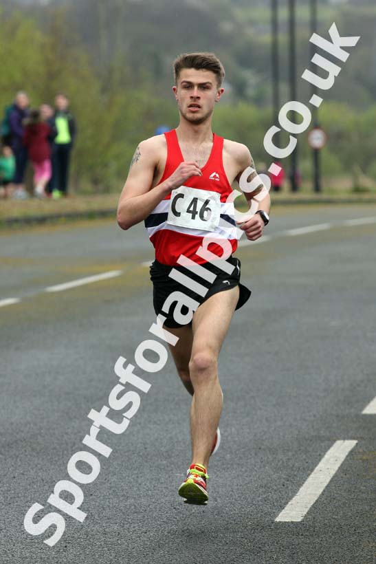 Senior mens relay, Elswick Good Friday Road Races. Photo: David T. Hewitson/Sports for All Pics